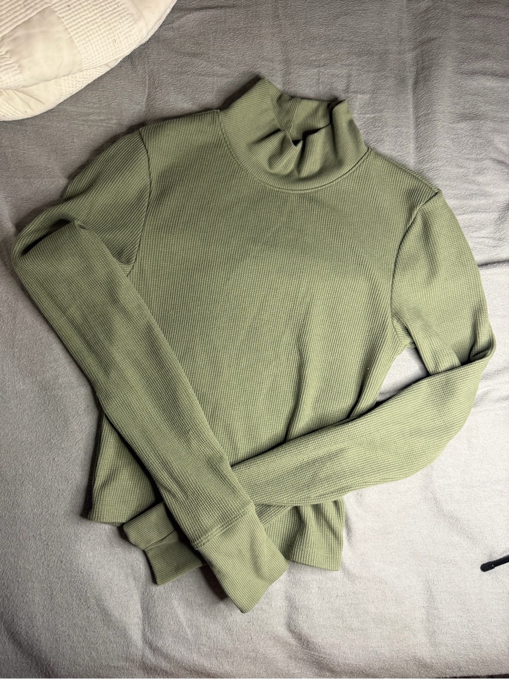 American Eagle Outfitters Olive Green Ribbed Turtleneck Sweater